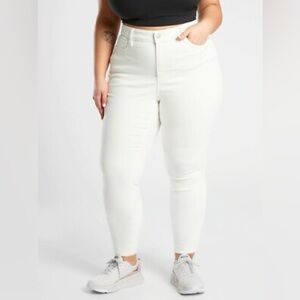 NWT ATHLETA Sculptek Ultra Skinny Jean in White Size 24X Retail $118!